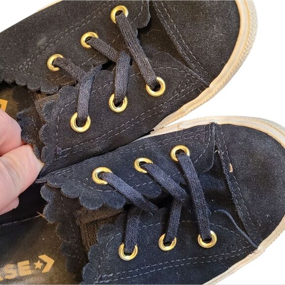Converse Women's Black Suede Casual Slip On Shoes Size US 7 - Picture 6 of 6